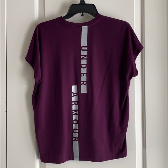 Under Armour t-shirt (high-low) - Picture 2 of 5